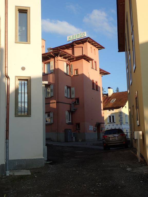 Hotel Raetia Tiefencastel Exterior photo